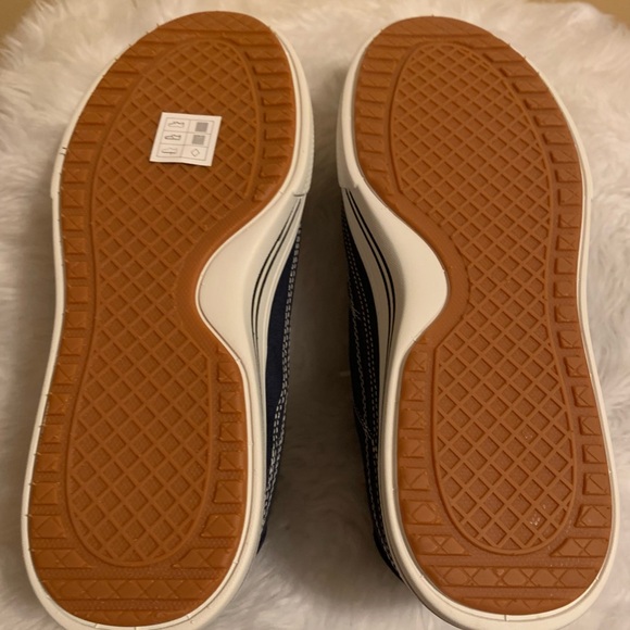 SKECHERS ladies Arcata Vegan Navy Blue Arch Fit sneakers size 8.5 NIB NWT - Picture 6 of 14